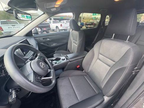 Used 2024 Nissan Rogue SV image 10
