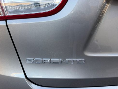 Used 2017 Kia Sorento L FWD image 24