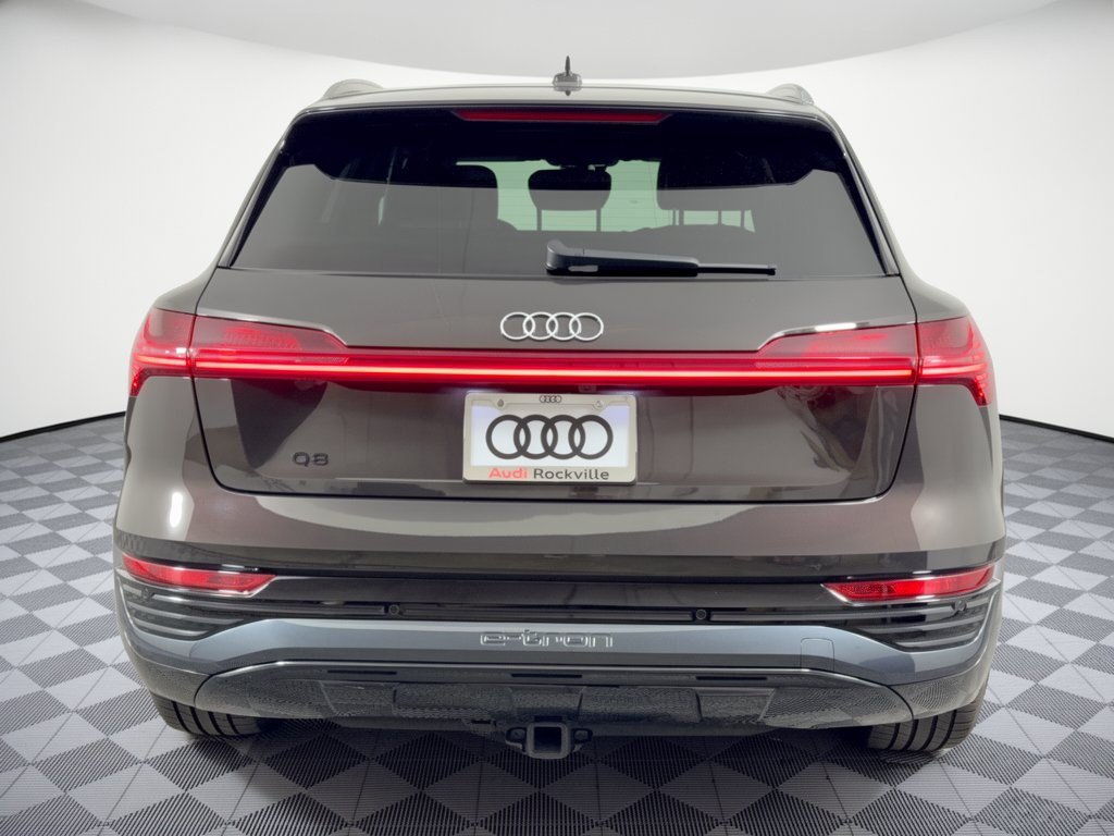Used 2024 Audi Q8 e-tron Premium AWD/4WD image 11