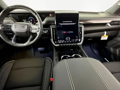 New 2025 GMC Yukon XL Elevation image 6