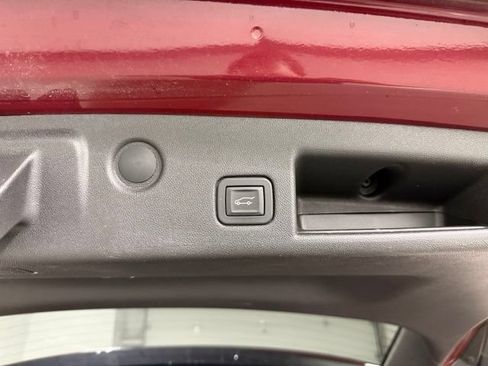 Used 2019 Chevrolet Equinox Premier FWD image 9