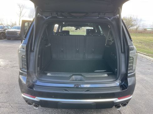 New 2026 Chevrolet Suburban Premier image 33