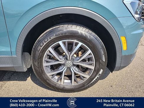 Used 2020 Volkswagen Tiguan SE w/ Panoramic Sunroof Package image 21