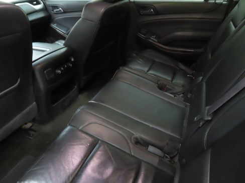 Used 2017 Chevrolet Suburban LT AWD/4WD image 18