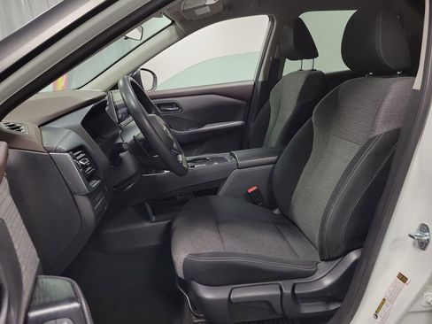 Used 2022 Nissan Rogue S FWD image 13