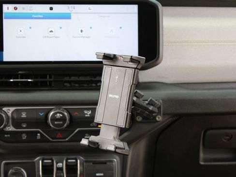 Used 2025 Jeep Wrangler Sport AWD/4WD image 18