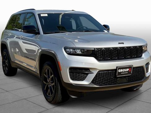 New 2025 Jeep Grand Cherokee Altitude image 2
