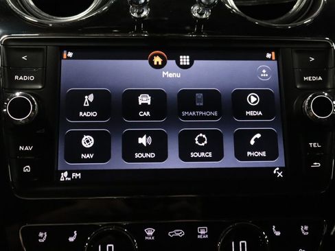 Used 2020 Bentley Bentayga Design Series image 14