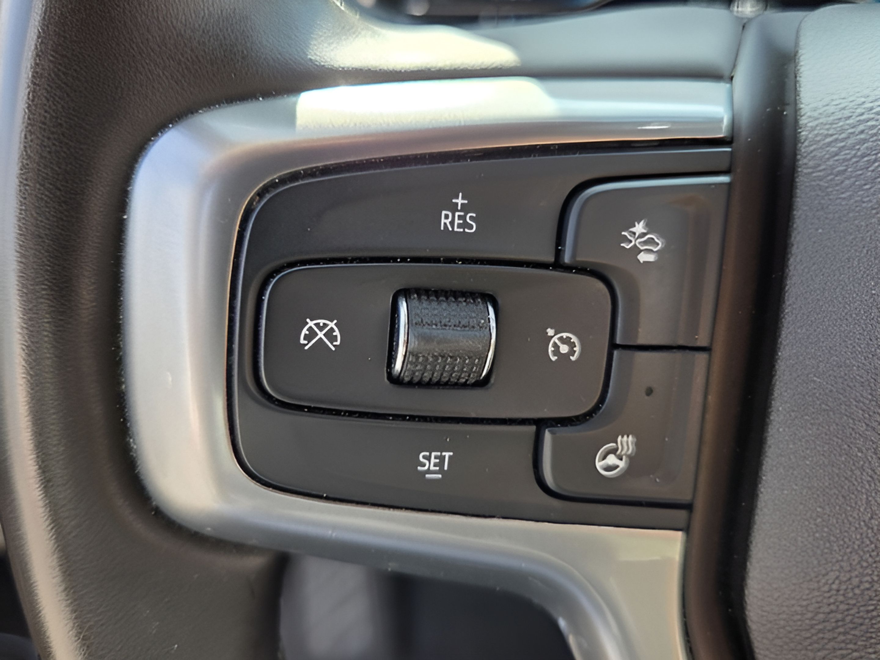 Used 2025 Chevrolet Silverado 1500 LT AWD/4WD image 23