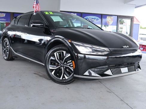 Used 2022 Kia EV6 Wind RWD image 3