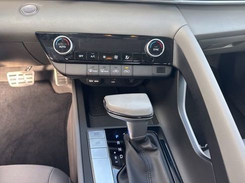 Certified 2025 Hyundai Elantra Sport image 18