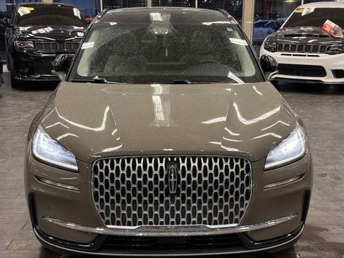 Used 2025 Lincoln Corsair AWD w/ Equipment Group 101A image 4