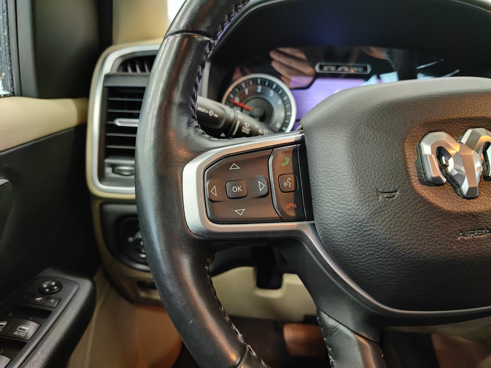 Used 2020 RAM 1500 Big Horn AWD/4WD image 12