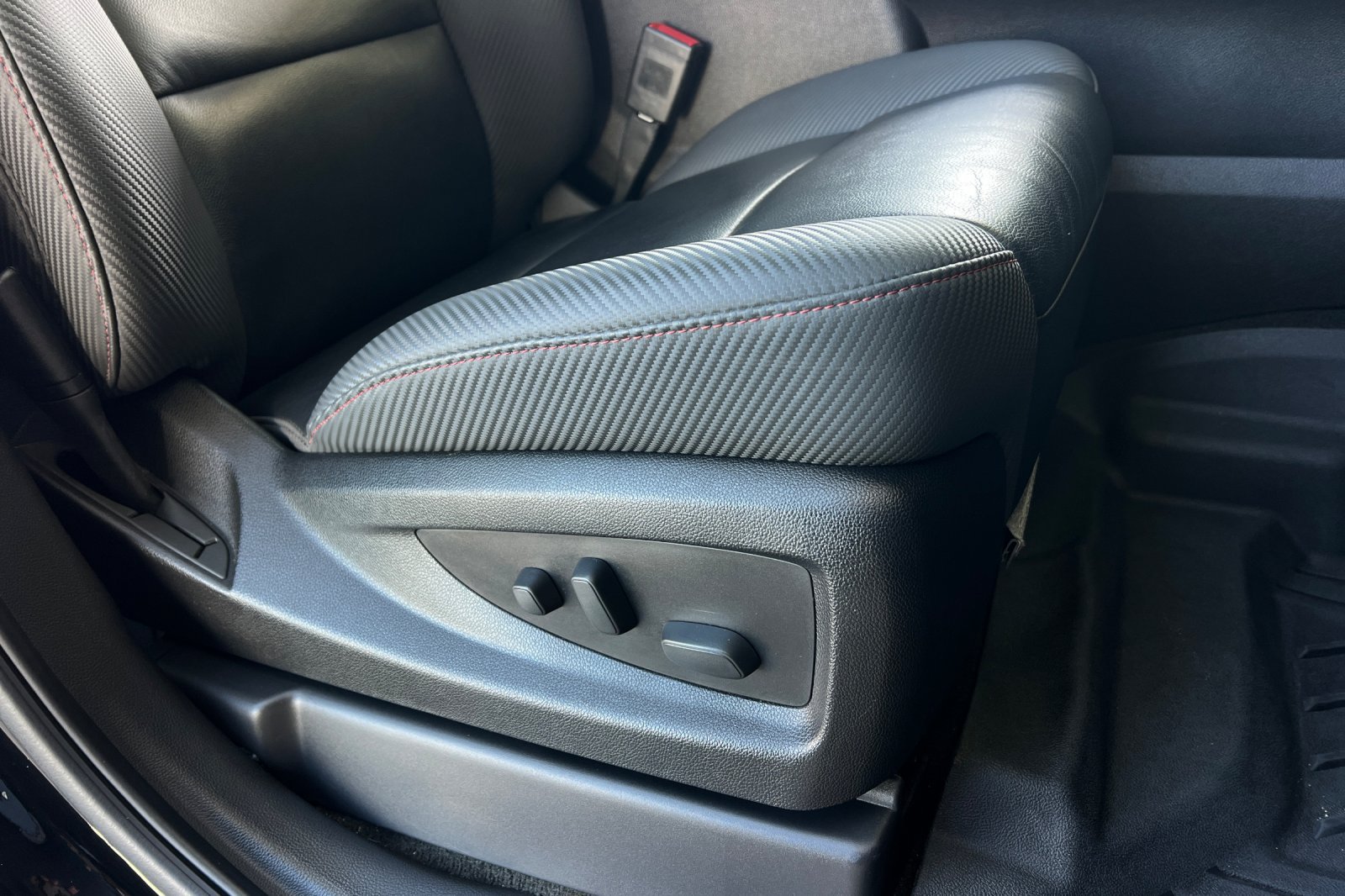 Used 2018 GMC Sierra 1500 SLT w/ All Terrain Package AWD/4WD image 27