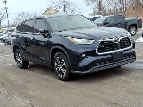 Used 2020 Toyota Highlander XLE image 7