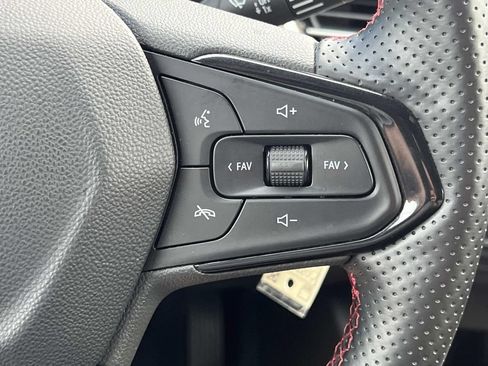Used 2024 Chevrolet Trax RS w/ Driver Confidence Package FWD image 20