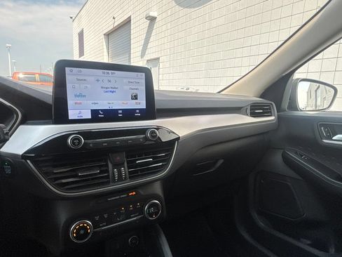 Used 2020 Ford Escape SE FWD image 15