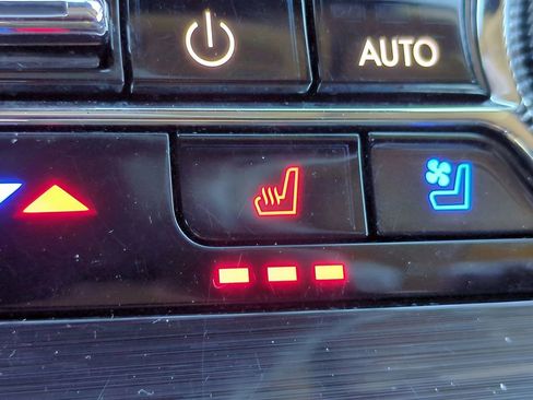 Used 2022 Lincoln Nautilus Reserve image 25