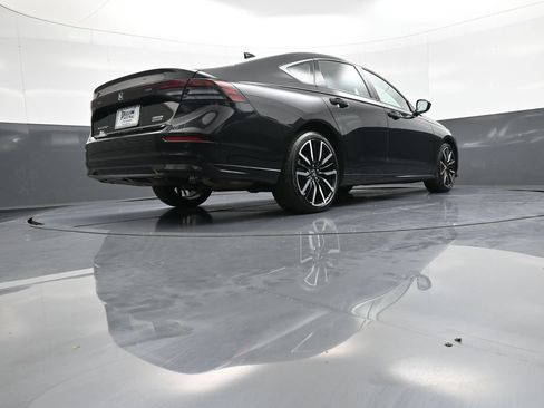 Certified 2025 Honda Accord Touring image 29