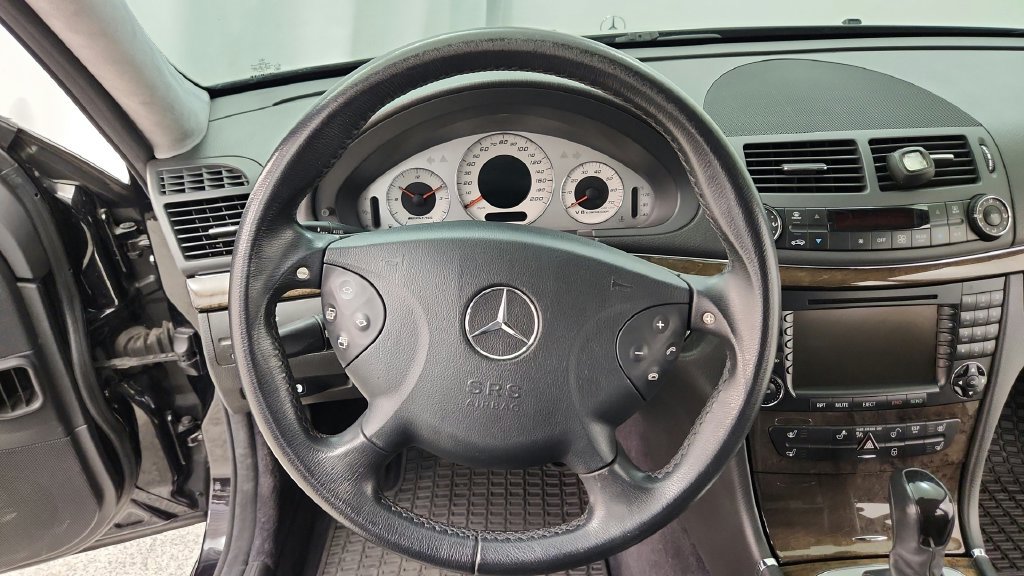Used 2005 Mercedes-Benz E 55 AMG Sedan image 43