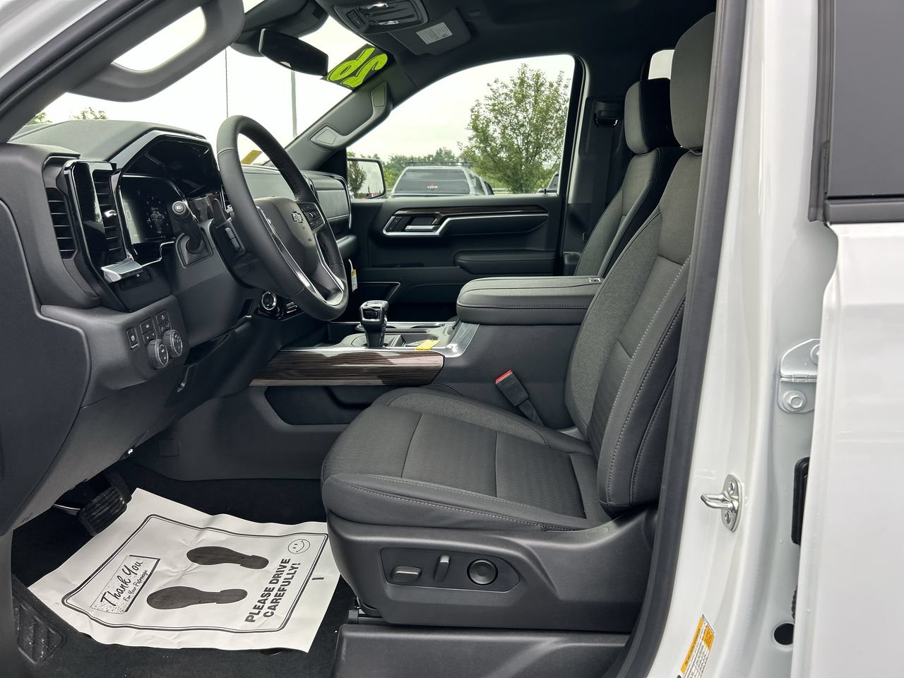 New 2026 Chevrolet Silverado 1500 RST w/ Redline Edition AWD/4WD image 23