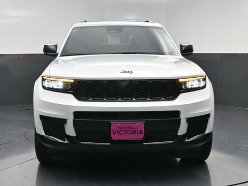 Used 2025 Jeep Grand Cherokee L Altitude RWD image 18