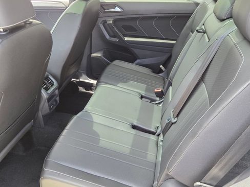 Used 2023 Volkswagen Tiguan SE R-Line FWD image 12