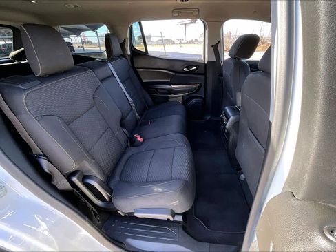 Used 2019 GMC Acadia SLE image 17