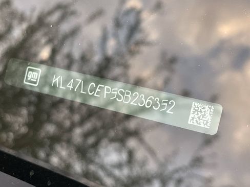 Used 2025 Buick Envista Avenir FWD image 12