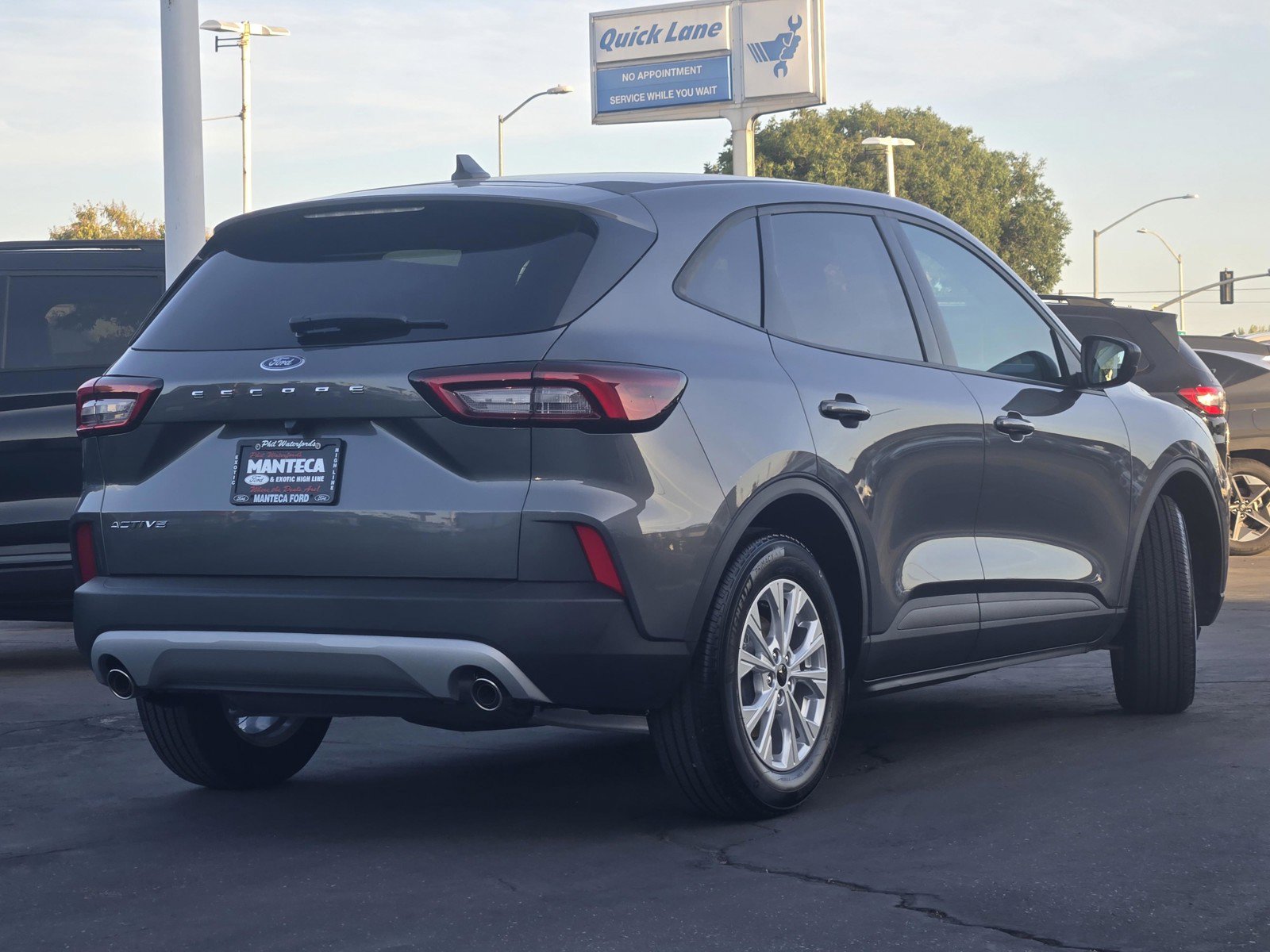 Used 2025 Ford Escape Active FWD image 3