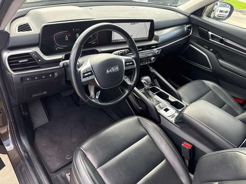 Used 2025 Kia Telluride S FWD image 24