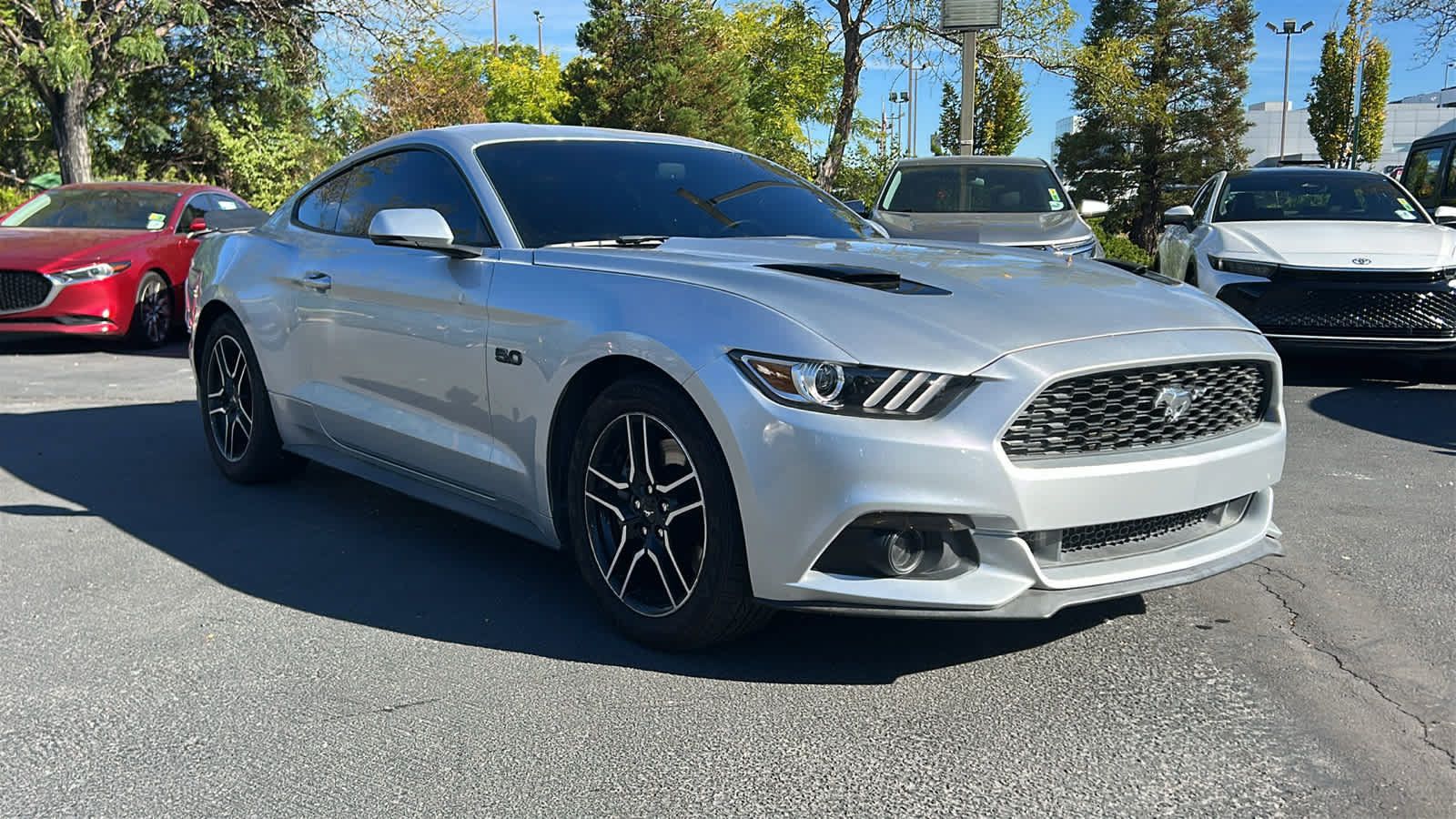 Used 2015 Ford Mustang GT Premium RWD image 3