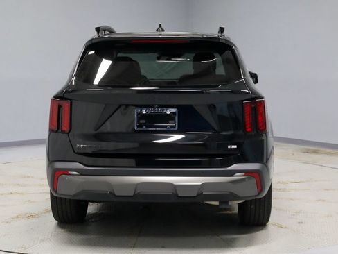 Used 2025 Kia Sorento X-Line EX AWD/4WD image 11