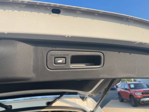 New 2025 Honda Pilot EX-L image 15