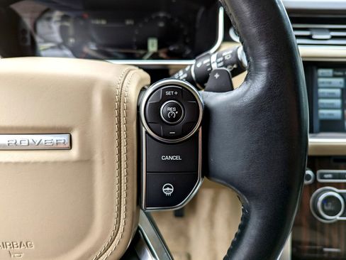 Used 2016 Land Rover Range Rover HSE image 17