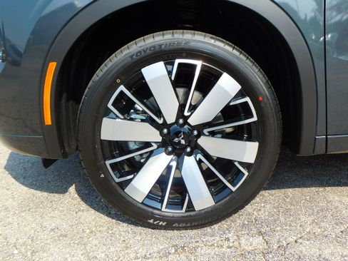 Used 2025 Mitsubishi Outlander SEL image 3