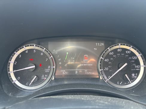 Used 2022 Toyota Highlander XLE AWD/4WD image 18
