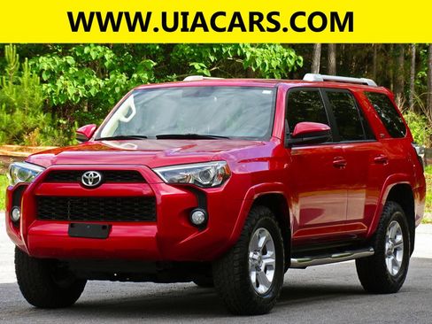 Used 2018 Toyota 4Runner SR5 RWD image 2