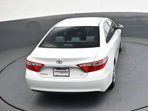 Used 2016 Toyota Camry LE image 28