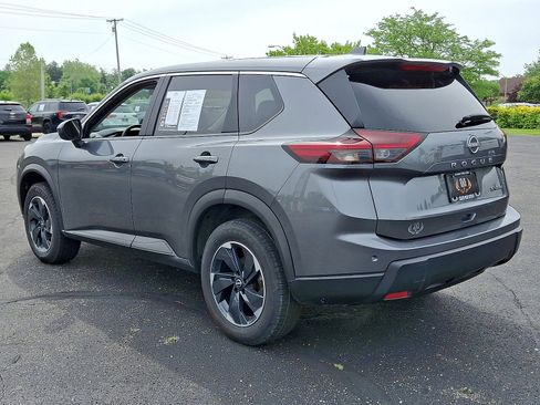 Used 2024 Nissan Rogue SV AWD/4WD image 21