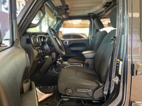 Used 2023 Jeep Wrangler Unlimited w/ Cold Weather Group AWD/4WD image 16