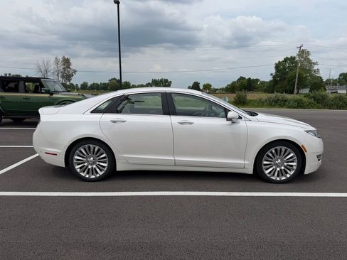 Used 2014 Lincoln MKZ w/ Equipment Group 102A Reserve FWD image 4