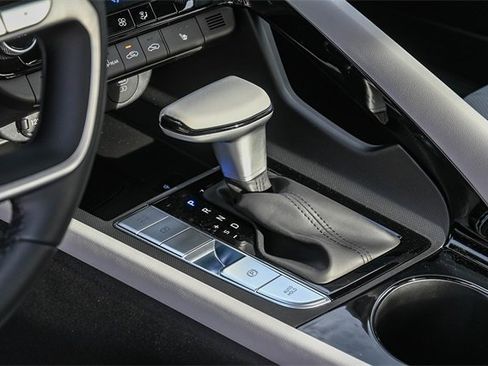 New 2026 Hyundai Elantra Limited image 25