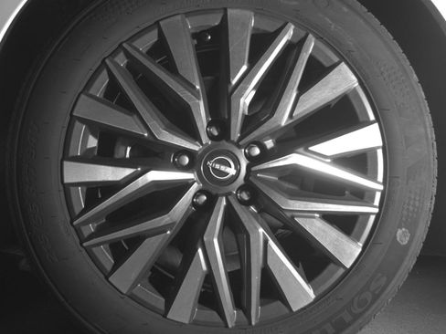 Used 2025 Nissan Altima 2.5 SV FWD image 15