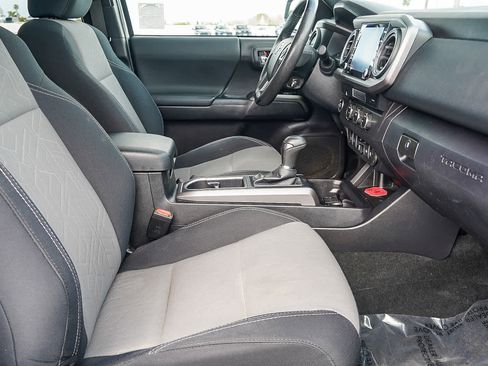 Certified 2022 Toyota Tacoma TRD Off-Road w/ Technology Package image 20