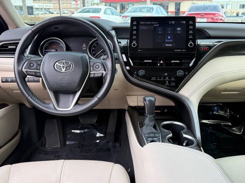 Certified 2022 Toyota Camry XLE image 29