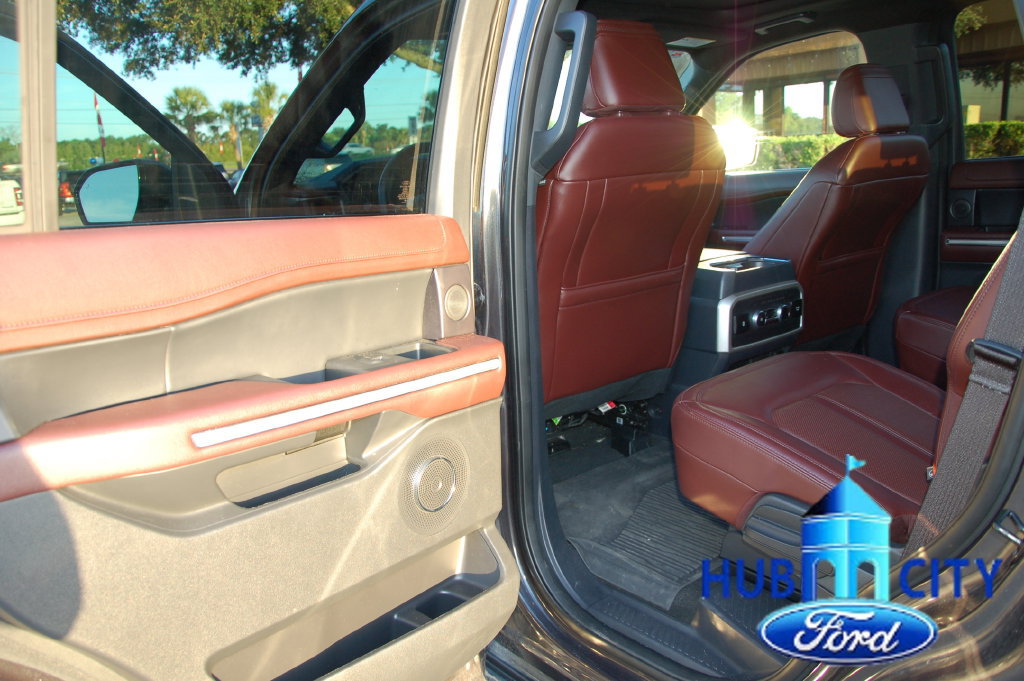 Used 2024 Ford Expedition Limited RWD image 12