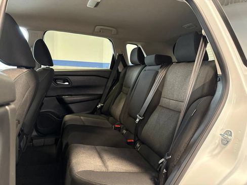 Used 2024 Nissan Rogue SV AWD/4WD image 16