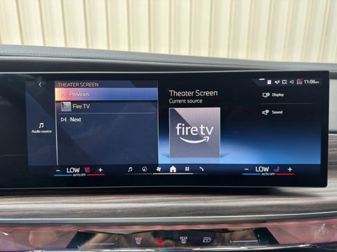 Used 2023 BMW i7 xDrive60 w/ Executive Package 2 AWD/4WD image 34