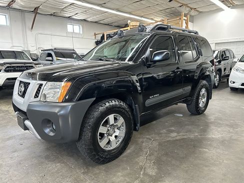 Used 2010 Nissan Xterra Off-Road AWD/4WD image 6